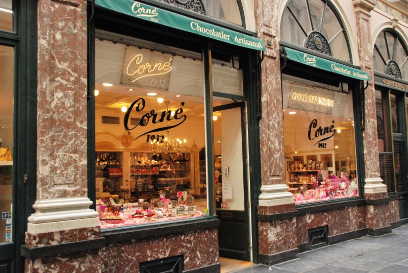 vente-BRAS-min_chocolate_chocolaterie_shop_luxury_chic_gallery_brussels_belgium-558146